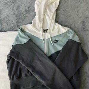 Nike sweatshirt
